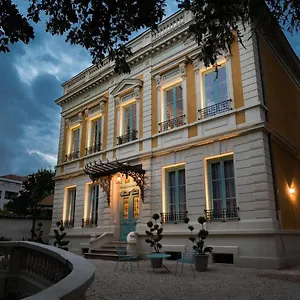 https://villa-216.hotels-rhonealpes.com