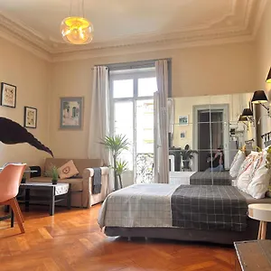 https://carlas-residences.hotels-rhonealpes.com